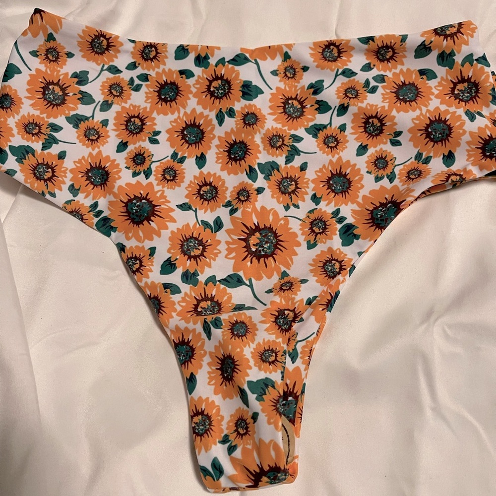 Swimsuit bottom